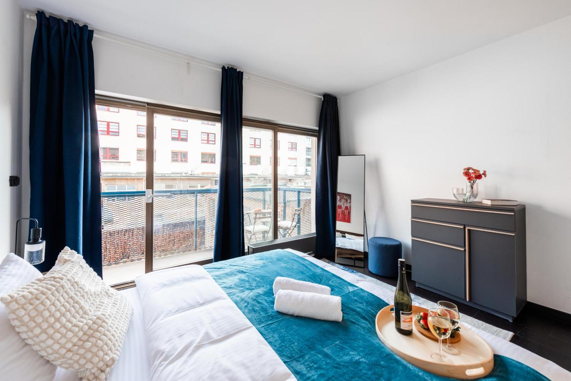 Spacious Apartments Near Karlin Square براغ المظهر الخارجي الصورة
