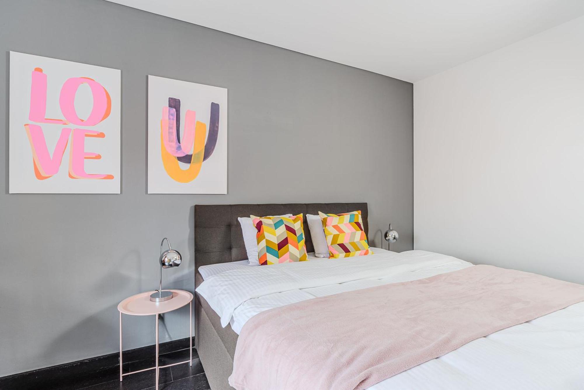 Spacious Apartments Near Karlin Square براغ المظهر الخارجي الصورة