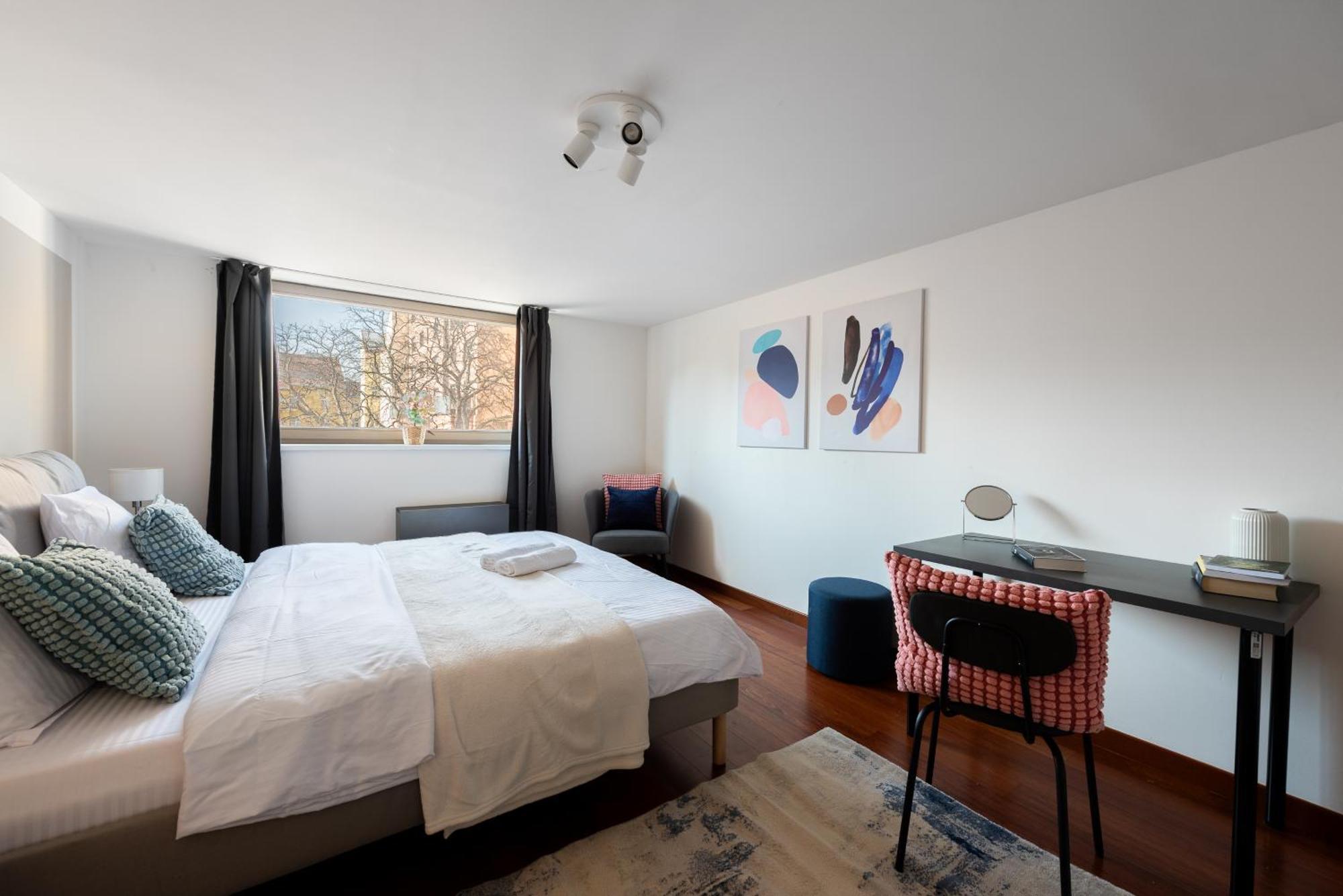 Spacious Apartments Near Karlin Square براغ المظهر الخارجي الصورة