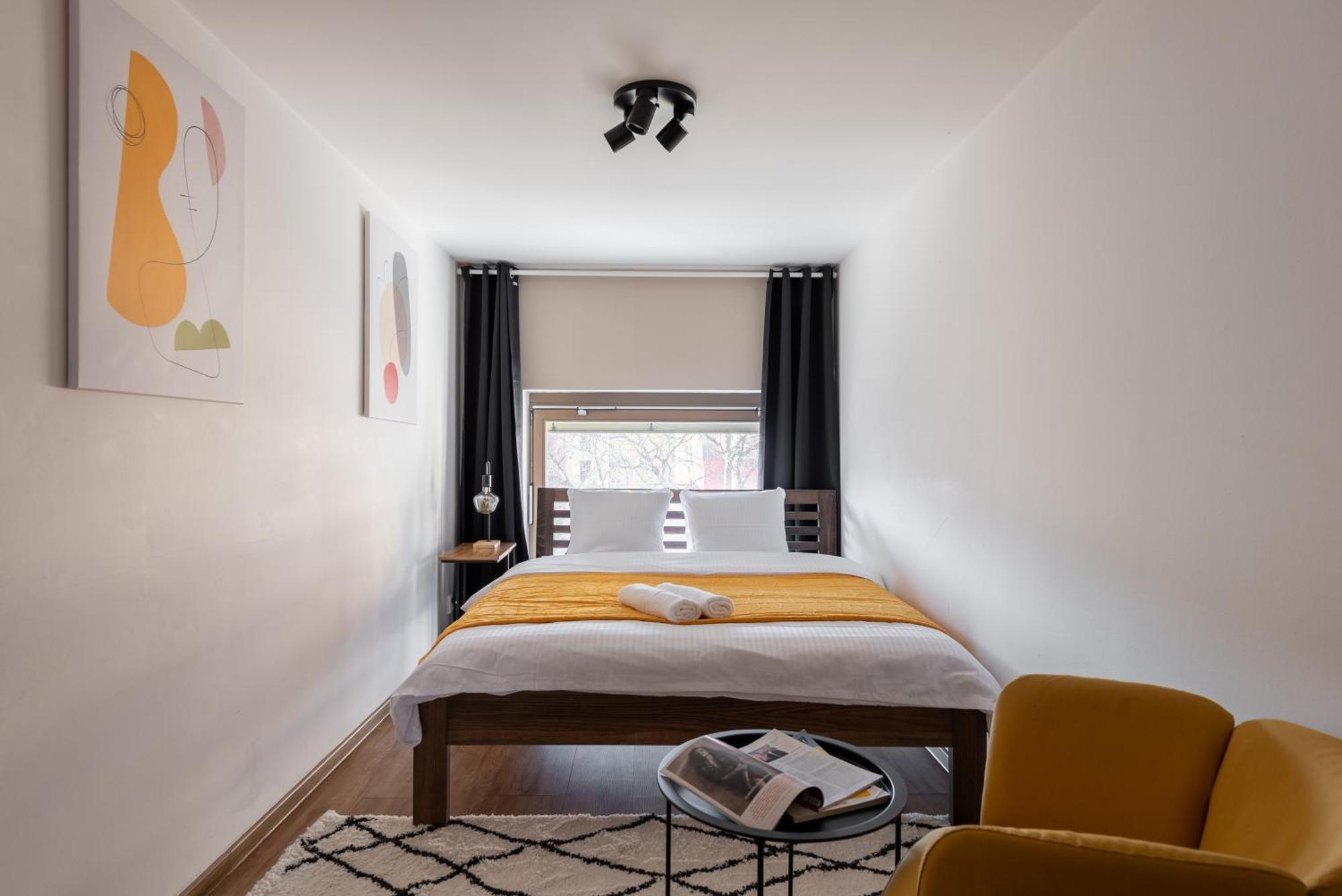 Spacious Apartments Near Karlin Square براغ المظهر الخارجي الصورة