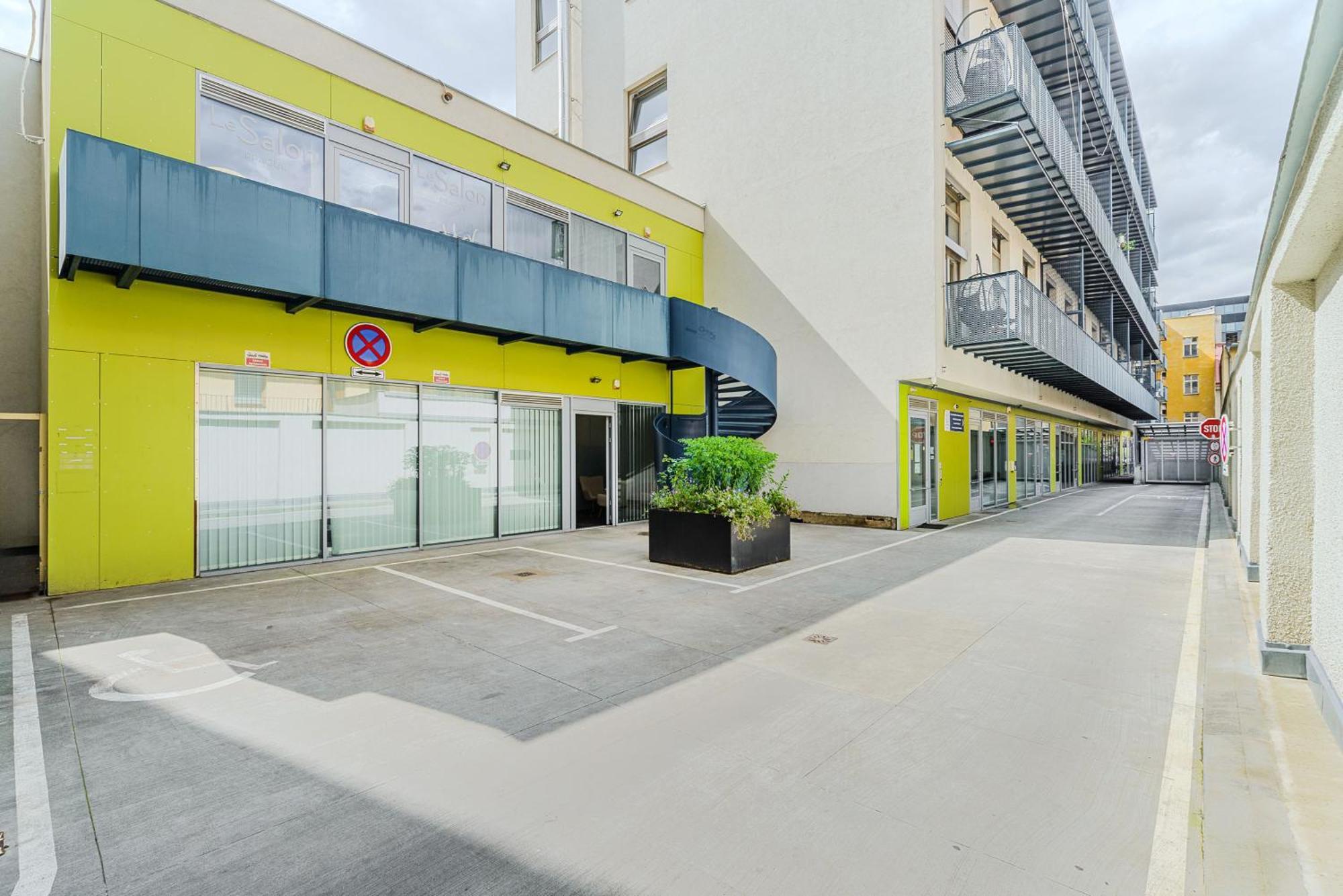 Spacious Apartments Near Karlin Square براغ المظهر الخارجي الصورة